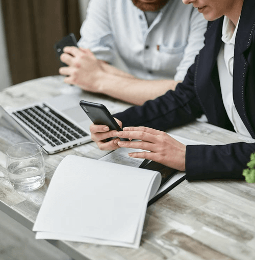 BTC +780 Elvion illustrazione del team di supporto